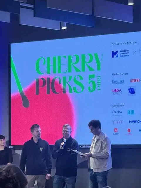 Bühne mit Leinwand „Cherry Picks 5“, Cherry Picks 2026